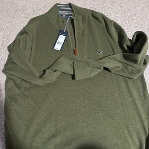 Vineyard Vines Men's Green Sweater